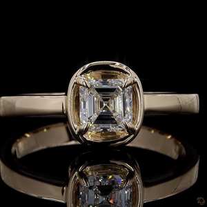 Bague de fiançailles solitaire en diamant taille Asscher de 0,53 ct en or jaune 14 carats, bijou classique fait main - Product Image 2