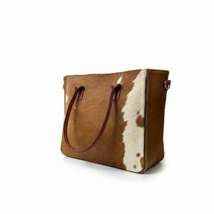 Bolso Tote de Cuero Genuino con Pelo, Estilo Vintage, Color Sólido, con Cremallera y Bordado, Opciones Personalizables - Bolso de Mano para Mujer - Product Image 5