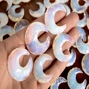 Cristal de croissant de lune opalite sculpté à la main de qualité supérieure pierre précieuse de croissant de lune de qualité en gros pour la fabrication de bijoux - Product Image 1