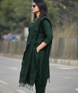 NOUVELLE ARRIVÉE - Ensemble haut et bas en coton uni style romain avec dupatta - Vêtement ethnique de créateur, idéal pour le quotidien - Prix de gros - Dernière collection - Vert - Product Image 2