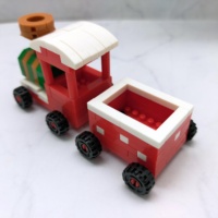 Mini-Train de Noël Festif en Plastique Moulé DIY – Ensemble de Blocs de Construction Thème Transport – Cadeaux Couleurs Assorties
