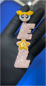 Oferta Especial: Colgante Personalizado con Letra en 3D, Diseño Personalizado, Plata S925 con Baño de Oro de 18K, Moissanita VVS Certificada por GRA - Product Image 3