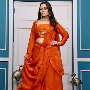 Tenue de Lehenga élégante et festive avec broderie Zari, travail de sequins et dupatta en satin doux - Product Image 2