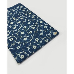 Robe unique pour femme en tissu de coton confortable, 100 % coton avec motifs imprimés tendance, création d'ensembles en gros - Product Image 1