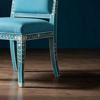 Fauteuil d'appoint floral orné en os incrusté, fait main, style moderne - Chaise artisanale de luxe pour salon, durable et imperméable