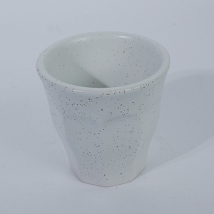 Mug à thé en céramique mouchetée personnalisé, haut et conique, avec motif floral de dessin animé pour restaurant japonais, café, hôtel - Product Image 4