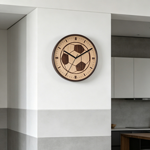 Horloge murale analogique silencieuse à quartz de 12 pouces, thème football, grain de bois foncé, texture naturelle, décoration pour salle de jeux, souvenir pour les fans de sport - Product Image 2