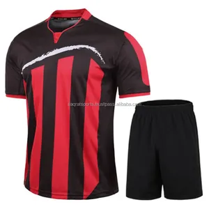 Ensemble de maillots de football personnalisables, écologiques, à séchage rapide, respirants, avec logo d'équipe, nom et service OEM disponible - Product Image 1