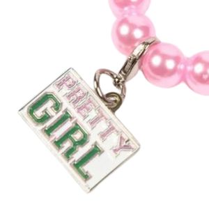 Bracelet Perles Roses AKA avec Breloque Fille Mignonne, Bijou de Poignet Élégant Perlé, Accessoire de Mode Féminin, Cadeau Inspiré des Sororités - Product Image 5
