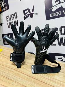 ถุงมือผู้รักษาประตูฟุตบอล Aim GK AI850850 สีดำ ทำจากยางลาเท็กซ์ สำหรับทุกเพศ พร้อมสายรัดข้อมือแบบปรับได้ด้วยแถบตีนตุ๊กแก พิมพ์ลายด้วยความร้อน - Product Image 1