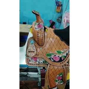 Selle de cheval western en cuir véritable, artisanale et luxueuse |   Selle d'équitation haut de gamme avec ensemble de harnais |   Accessoires de dressage durables - Product Image 2