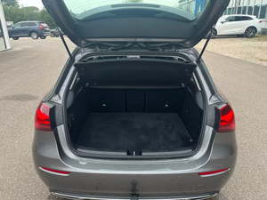 USADO 2024 MERCEDES-BENZ A 200 Euro6e 4 Cilindros GASOLINA 163HP TRANSMISIÓN AUTOMÁTICA Volante a la Izquierda - Product Image 4