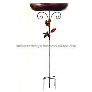 Bain d'oiseaux décoratif en métal, bassin d'eau pour oiseaux, décoration extérieure en fer, élégant et artistique, centre de table pour patio. - Product Image 3