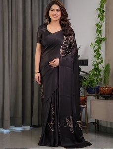 Sari KV negro estampado con blusa sin coser - Product Image 6