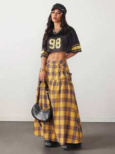 เสื้อฟุตบอลครอปตาข่ายสีดำแบบซับลิเมชั่น หมายเลข 98 สำหรับผู้หญิง สตรีทแวร์ รับผลิตแบบ OEM แบรนด์ส่วนตัว ขายส่งจากโรงงาน - Product Image 2