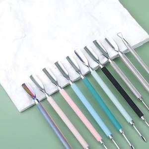 Ensemble de repousse-cuticules en acier inoxydable à double extrémité avec poignées colorées pour outils de manucure - Product Image 1