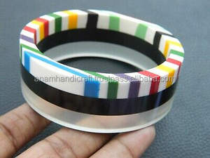 Bouton de manchette artisanal personnalisé hautement poli Bracelet en résine de mode de style vintage pour les femmes de l'Inde - Product Image 2