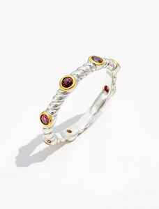 Anillo de Granate con Diseño de Rama Pequeña, Delicado, Inspirado en la Naturaleza, Color Rojo Intenso, Estilo Clásico y Atemporal, Joyería de Alta Gama, Ideal para Bodas, Certificado IGI - Product Image 3