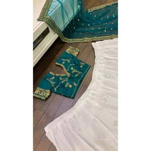 ชุดราตรีออกแบบหรูหรา lehenga choli กับไข่มุกและงานปักสำหรับงานปาร์ตี้ - Product Image 4