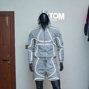 Chaqueta con cremallera y parches reflectantes con logotipo personalizado, conjunto de pantalones cortos deportivos de nailon, chándales unisex para hombre, conjunto corto cortavientos. - Product Image 2