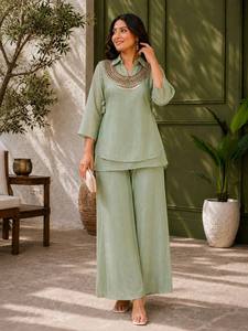 Conjunto de kurta bordada en verde salvia para mujer con pantalones de pierna ancha - Product Image 1