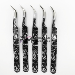 Pinzas para Pestañas de Acero Inoxidable con Punta de Fibra a 90 Grados y Punta Dentada para Cejas, Opción de Logotipo Personalizado - Venta al Por Mayor - Product Image 2