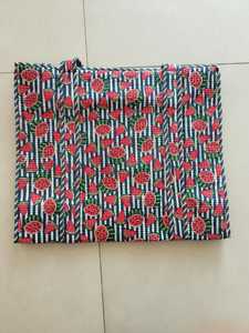 Sac fourre-tout matelassé en coton imprimé pastèque, imprimé à la main, avec fermeture éclair, motif rayé, design tendance toutes saisons, 18 pouces - Product Image 4