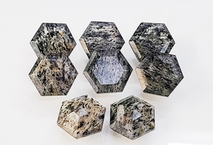 Cuarzo rutilado negro AAA, hexagonal facetado, piedra preciosa de 14*14 mm, 100% NATURAL, para la fabricación de joyas a precio de mayorista. - Product Image 4