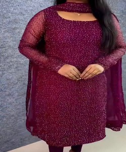 เสื้อปักลายผีเสื้อสุดหรู พร้อมผ้าคลุมไหล่ สำหรับงานเทศกาล ราคาขายส่ง เสื้อผ้าชาติพันธุ์ สีไวน์ - Product Image 3