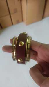 Bracelets en bois massif faits à la main avec incrustations de laiton complexes, bijoux artisanaux de caractère pour la mode bohème et la vente en gros - Product Image 5