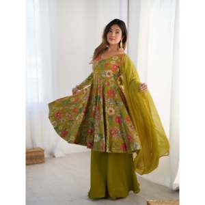 Ensemble haut et bas de soirée de créateur avec un magnifique dupatta, taille XS - Product Image 6