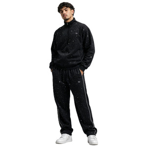 ชุดวอร์มพรีเมียมแบบซิปเต็มตัว ผ้าฟลีซ ประดับคริสตัลสั่งทำพิเศษ เสื้อผ้าสตรีทแวร์สุดหรู ผู้ผลิต OEM ชุดฮู้ดดี้และกางเกงจ็อกเกอร์ผู้ชาย ขายส่ง - Product Image 1