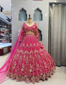 Elegante Lehenga Choli Rosa con Dupatta y Diseño Bordado para Vestimenta Tradicional de Boda India para Mujeres - Product Image 2