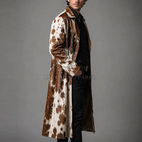 Manteau en cuir pour homme conçu pour un port confortable et chaud en hiver, avec un matériau souple et flexible et un look moderne et tendance.