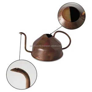 Arrosoir en métal artisanal finition antique pour plantes, design moderne et minimaliste, pour l'entretien des plantes d'intérieur, Zahid Exports - Product Image 2