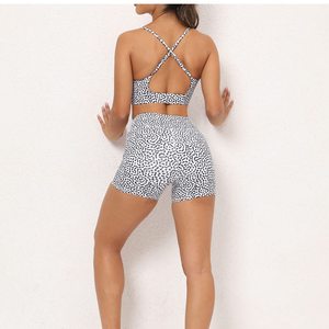 Conjunto de Yoga Estampado de 2 Piezas, Top Corto de Cintura Alta y Pantalones Cortos, Ropa Deportiva sin Costuras para Mujer, Tirantes Cruzados, Spandex Transpirable - Product Image 4