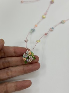 Collier Pendentif Bohème Pastel Style OEM/ODM en Gros du Vietnam, Breloque Florale Perlée pour Usage Quotidien, Bijou Tendance, Cadeau Idéal - Product Image 1