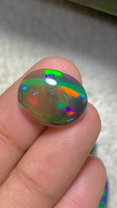 Opale noire d'Éthiopie naturelle, cabochon ovale, pierre précieuse en vrac, effet de jeu de couleurs, pour la fabrication de bijoux - Product Image 2