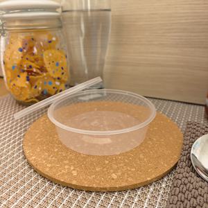 ฝาปิดอาหารแบบใช้แล้วทิ้ง ขนาด 8 ออนซ์ ผลิตจากพลาสติก PP เกรดอาหาร เป็นมิตรต่อสิ่งแวดล้อม ปราศจากสาร BPA ใช้กับเครื่องล้างจานและไมโครเวฟได้ ย่อยสลายได้ รูปทรงสี่เหลี่ยมผืนผ้า เหมาะสำหรับใส่อาหารเดลิเวอรี่และเตรียมอาหาร - Product Image 4