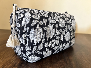 Wholesale Cotton <b>Quilted</b> Large Vintage Waterproof Handmade Cosmetic Cases YKK Zipper Soft Handle for Pouches for <b>Makeup</b> - Product Image 5