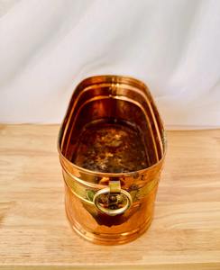 Maceta rectangular de metal con acabado dorado, ideal para decoración de plantas en jardín, balcón, entrada exterior y patio. - Product Image 3