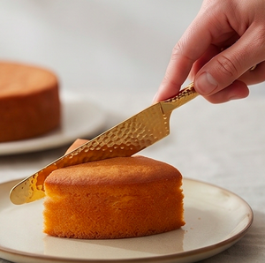 Ensemble de service à gâteau en or de qualité supérieure avec couteau à beurre assorti, parfait pour les événements, les fêtes et une utilisation élégante lors des repas et de la décoration. - Product Image 3