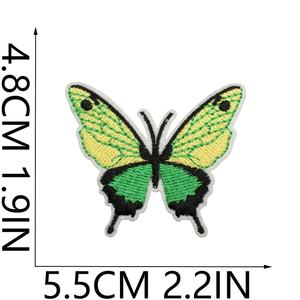 Écusson brodé en chenille personnalisé en usine, logo de marque, thermocollant ou à coudre, pour vêtements, sacs, chapeaux, casquettes, articles vestimentaires - Product Image 3