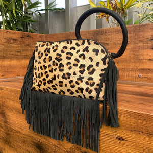 กระเป๋าคลัทช์ใบหูหิ้วหนังวัวแท้สำหรับผู้หญิงมีพู่ห้อยกระเป๋าโทรศัพท์มีห่วงพิมพ์ลายสัตว์ - Product Image 3