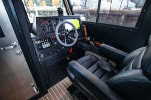 Catamarán de aluminio de doble casco de la marca Kinocean, diseño de grado marino, barco de pesca con cabina, eficiente en consumo de combustible. - Product Image 2