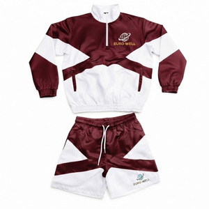 Ensemble de survêtement unisexe personnalisé avec short coupe-vent doublé en maille, léger, décontracté, deux pièces, à capuche, en nylon épais pour l'automne - Product Image 2