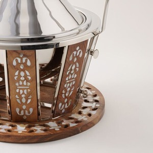 Plat à réchaud moderne en acier inoxydable avec incrustation en bois et couvercle conique suspendu, pot rond pour buffet, chauffe-plats pour hôtels et restaurants - Product Image 5