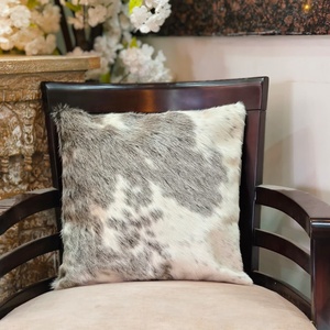 Funda de Almohada Decorativa de Piel Sintética, Cuadrada, con Puntos Blancos y Grises, Cojín Decorativo de Lujo - Product Image 1