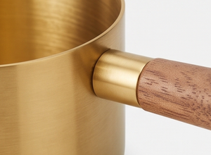 Tasses à mesurer élégantes en laiton avec poignées en bois, outils de mesure en métal parfaits pour une cuisson et une pâtisserie précises - Product Image 2