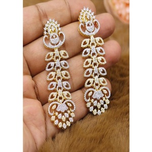 Atractivo diseño de piedra con baño de oro en latón de primera calidad para mujeres, colección de joyería clásica para bodas. - Product Image 1